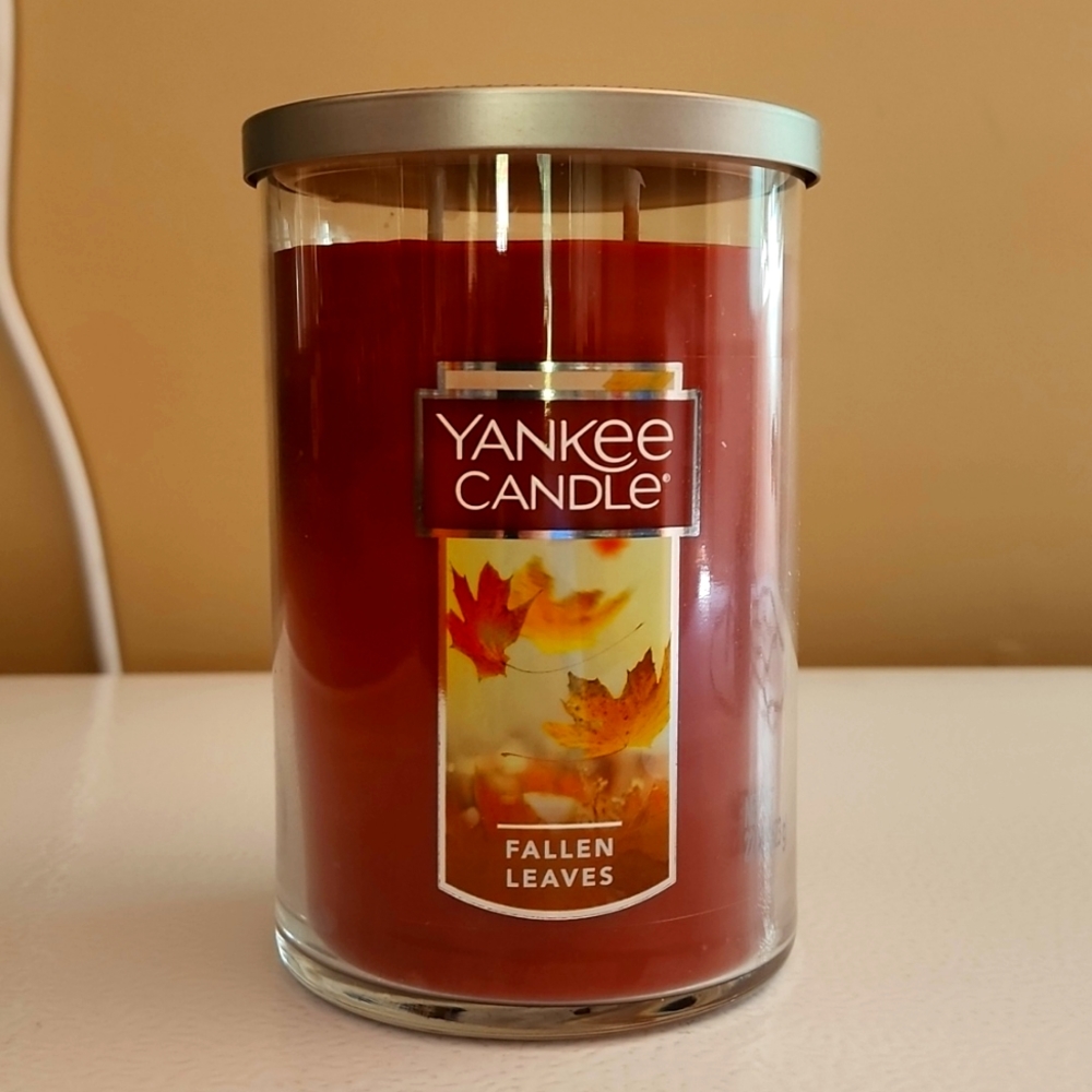 Yankee candle 22oz fallen leaves
